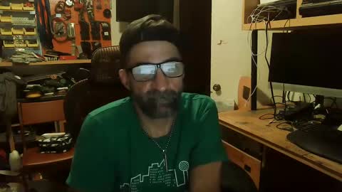 fishermanjack0101 online show from 12-30-24, 03:25