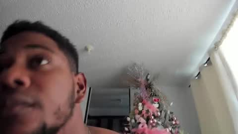 Snapshot of fit_fray chatting on 12-04-24, 04:05 FRAIDER online show from 12-04-24, 04:05