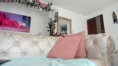 Snapshot of fit_fray chatting on 12-30-24, 05:34 FRAIDER online show from 12-30-24, 05:34