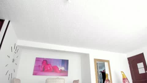 Snapshot of fit_fray chatting on 02-14-25, 03:58 FRAIDER online show from 02-14-25, 03:58