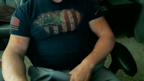 Snapshot of fitguy40 chatting on 12-11-24, 09:01 fitguy40 online show from 12-11-24, 09:01