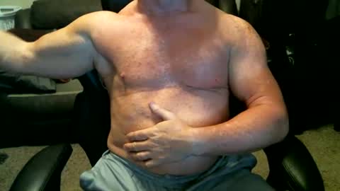 Snapshot of fitguy40 chatting on 01-02-25, 04:20 fitguy40 online show from 01-02-25, 04:20