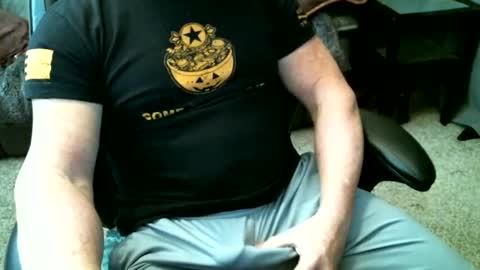 Snapshot of fitguy40 chatting on 01-06-25, 08:07 fitguy40 online show from 01-06-25, 08:07