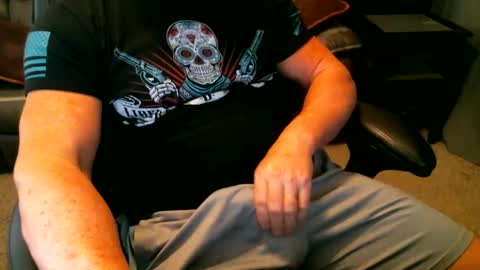 Snapshot of fitguy40 chatting on 01-27-25, 08:17 fitguy40 online show from 01-27-25, 08:17