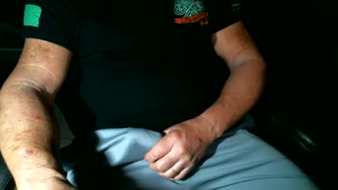 Snapshot of fitguy40 chatting on 02-11-25, 04:22 fitguy40 online show from 02-11-25, 04:22