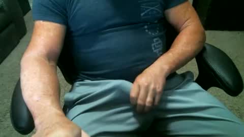 Snapshot of fitguy40 chatting on 09-09-25, 03:39 fitguy40 online show from 09-09-25, 03:39