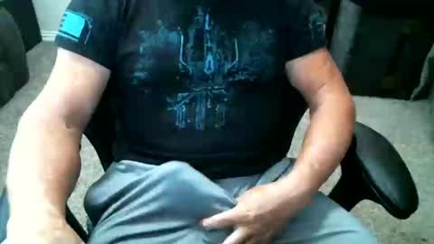 Snapshot of fitguy40 chatting on 09-10-25, 07:14 fitguy40 online show from 09-10-25, 07:14
