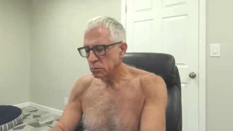 Snapshot of fitman999 chatting on 09-29-25, 12:05 Jon online show from 09-29-25, 12:05