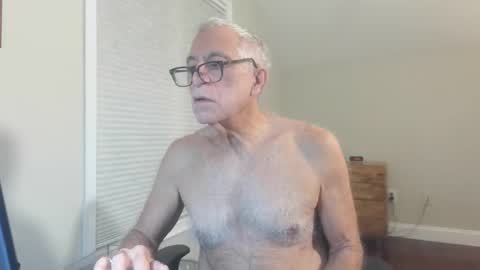 Snapshot of fitman999 chatting on 11-14-25, 08:13 Jon online show from 11-14-25, 08:13