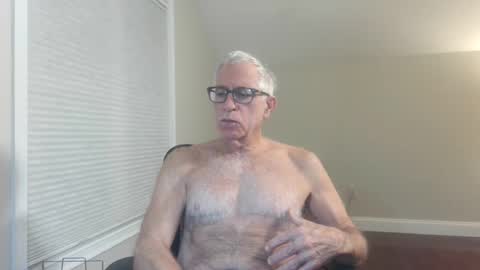 Snapshot of fitman999 chatting on 11-16-25, 10:10 Jon online show from 11-16-25, 10:10