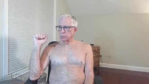 Snapshot of fitman999 chatting on 12-18-25, 01:44 Jon online show from 12-18-25, 01:44