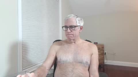 Snapshot of fitman999 chatting on 01-09-26, 01:41 Jon online show from 01-09-26, 01:41