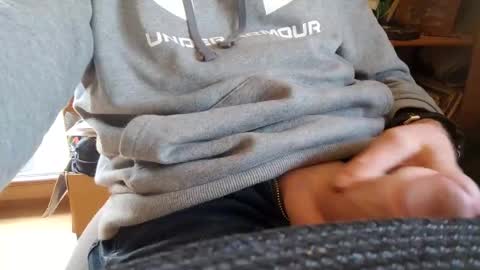 Snapshot of fiveforwilly1 chatting on 02-21-25, 01:44 Markus online show from 02-21-25, 01:44