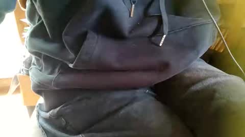 Snapshot of fiveforwilly1 chatting on 10-12-25, 12:04 Markus online show from 10-12-25, 12:04