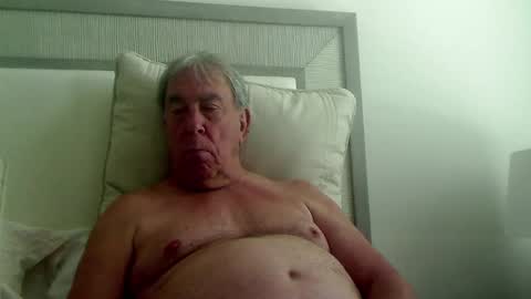 Snapshot of fjcs73 chatting on 06-08-26, 05:02 fjcs73 online show from 06-08-26, 05:02