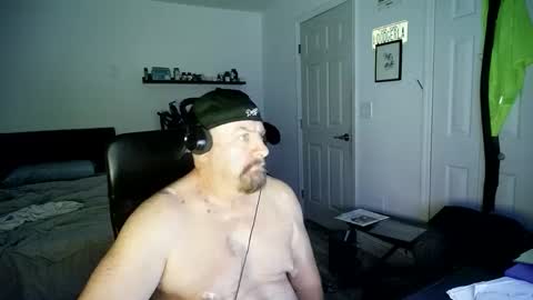 Snapshot of flaguy3233 chatting on 12-21-24, 10:17 Florida guy online show from 12-21-24, 10:17