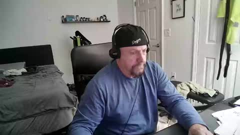 Snapshot of flaguy3233 chatting on 01-12-25, 06:06 Florida guy online show from 01-12-25, 06:06