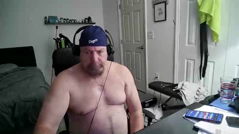 Snapshot of flaguy3233 chatting on 01-25-25, 05:51 Florida guy online show from 01-25-25, 05:51