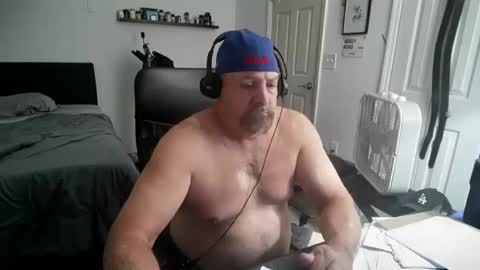 Snapshot of flaguy3233 chatting on 09-29-25, 03:44 Florida guy online show from 09-29-25, 03:44