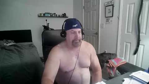 Snapshot of flaguy3233 chatting on 10-30-25, 03:35 Florida guy online show from 10-30-25, 03:35