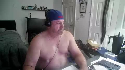 Snapshot of flaguy3233 chatting on 01-10-26, 06:04 Florida guy online show from 01-10-26, 06:04