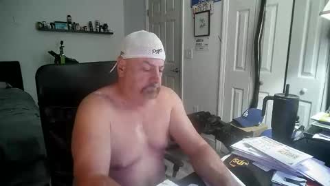 Snapshot of flaguy3233 chatting on 01-17-26, 04:06 Florida guy online show from 01-17-26, 04:06