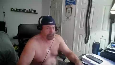 Snapshot of flaguy3233 chatting on 03-12-26, 07:25 Florida guy online show from 03-12-26, 07:25