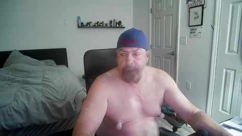 Snapshot of flaguy3233 chatting on 05-10-26, 08:19 Florida guy online show from 05-10-26, 08:19