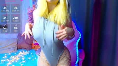 Sophie online show from 02-08-25, 04:03