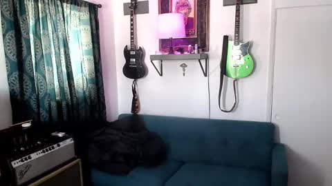 Flannel Dong online show from 03-26-26, 07:30