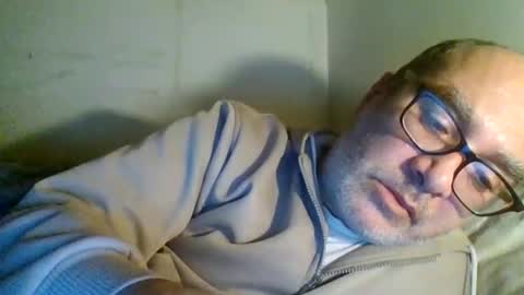 Snapshot of flashdreaming chatting on 05-18-26, 08:47 Carlo online show from 05-18-26, 08:47