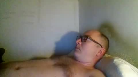 Snapshot of flashdreaming chatting on 06-01-26, 10:33 Carlo online show from 06-01-26, 10:33