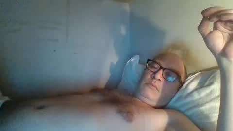 Snapshot of flashdreaming chatting on 07-23-26, 09:13 Carlo online show from 07-23-26, 09:13