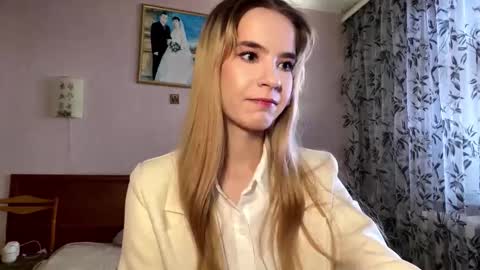 Mary online show from 02-12-26, 09:26