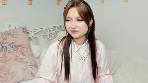 Snapshot of flawfull chatting on 10-18-25, 11:33 Cheryl 3 online show from 10-18-25, 11:33