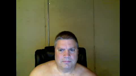 Snapshot of fletch32 chatting on 12-25-24, 04:01 jd online show from 12-25-24, 04:01
