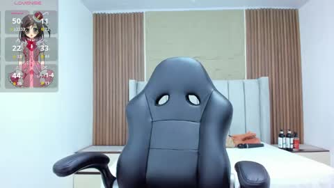  FLEUR   online show from 06-06-26, 12:21