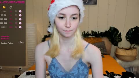FlexiMona online show from 12-13-24, 12:39