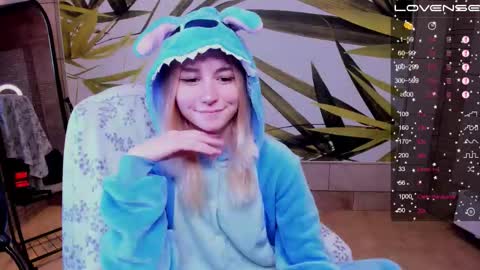 FlexiMona online show from 10-19-25, 08:37