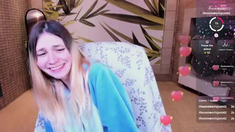 FlexiMona online show from 05-17-26, 10:06