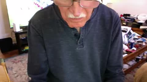 Snapshot of flip4u chatting on 10-19-25, 09:59 flip4u online show from 10-19-25, 09:59