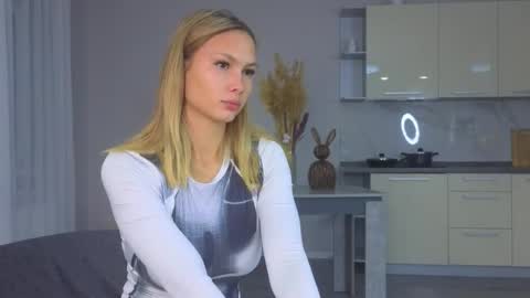 Doloras online show from 10-02-25, 07:21