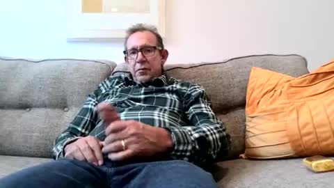 Snapshot of flirtofcharleston chatting on 12-18-24, 07:52 Flickrbrite online show from 12-18-24, 07:52