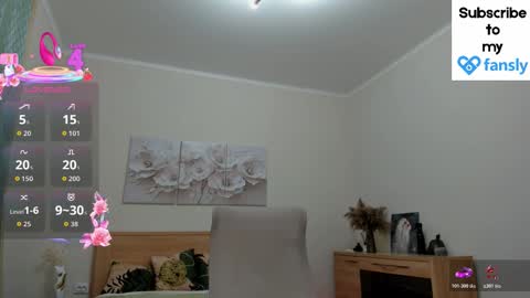 Snapshot of flooora_0 chatting on 03-22-26, 01:42 Mona online show from 03-22-26, 01:42