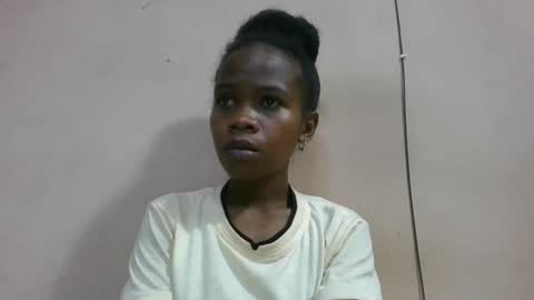 Snapshot of flora48230522373 chatting on 06-05-26, 03:24 flora48230522373 online show from 06-05-26, 03:24