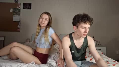 Snapshot of floracouple chatting on 02-15-26, 01:20 Flora and Sam online show from 02-15-26, 01:20