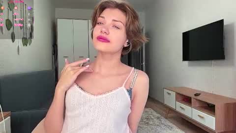Snapshot of florenceheatly chatting on 06-30-26, 10:05 Flora online show from 06-30-26, 10:05
