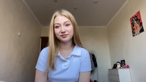 Snapshot of florencesilverthorn chatting on 09-23-25, 09:34 May online show from 09-23-25, 09:34