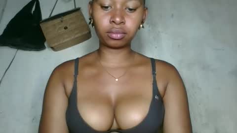 florencia011 online show from 11-09-25, 01:42