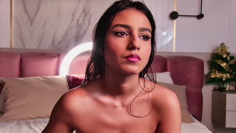 Vanessa online show from 12-17-24, 01:39